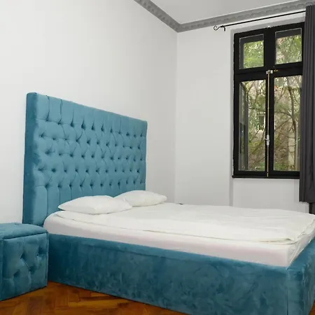 Play Loft Apartment *